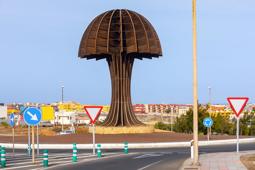 Rotonda de La Garita in Gran Canaria . Roundabout with sculpture